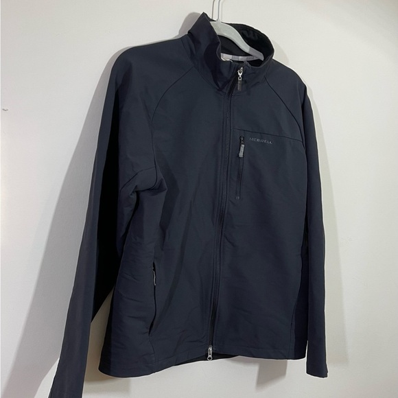 Merrill sz med men all weather jacket in black  Dual zip. Super nice - Picture 1 of 14